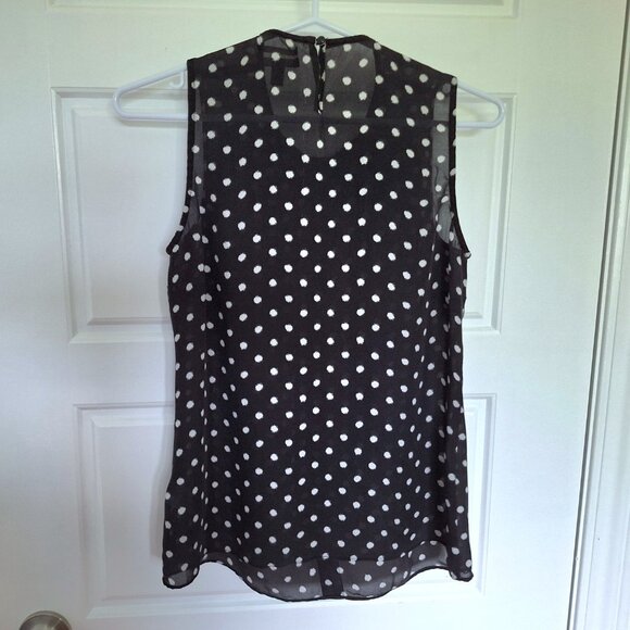 100% Silk Black and White Polkadot Sleeveless top with bow - Picture 14 of 15